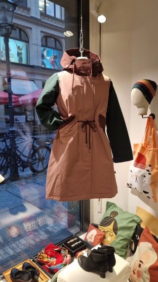 @danefaecph 🥰

#parka #leipzigcity #shoplocal #fairtrade #scandinaviandesign #colorful #umweltfreundlich #design #lifestyle #leipzig #danefæ #winter #winterjacket #fashion #coat #reeloftheday